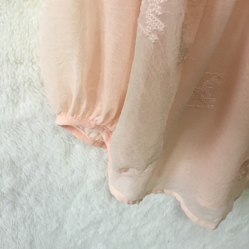 Under Skies Sheer Blush Flower Pattern Blouse - Picture 4 of 9